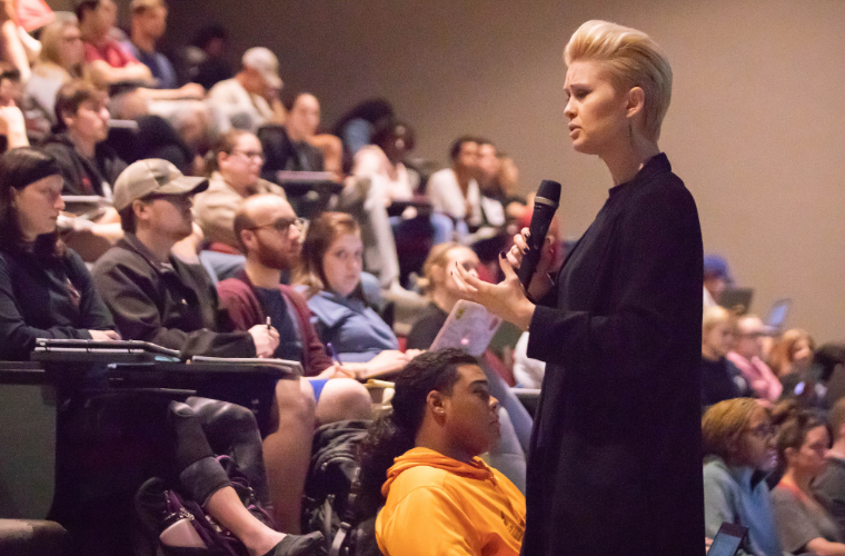 A UL Lafayette professor lecturing to her class.