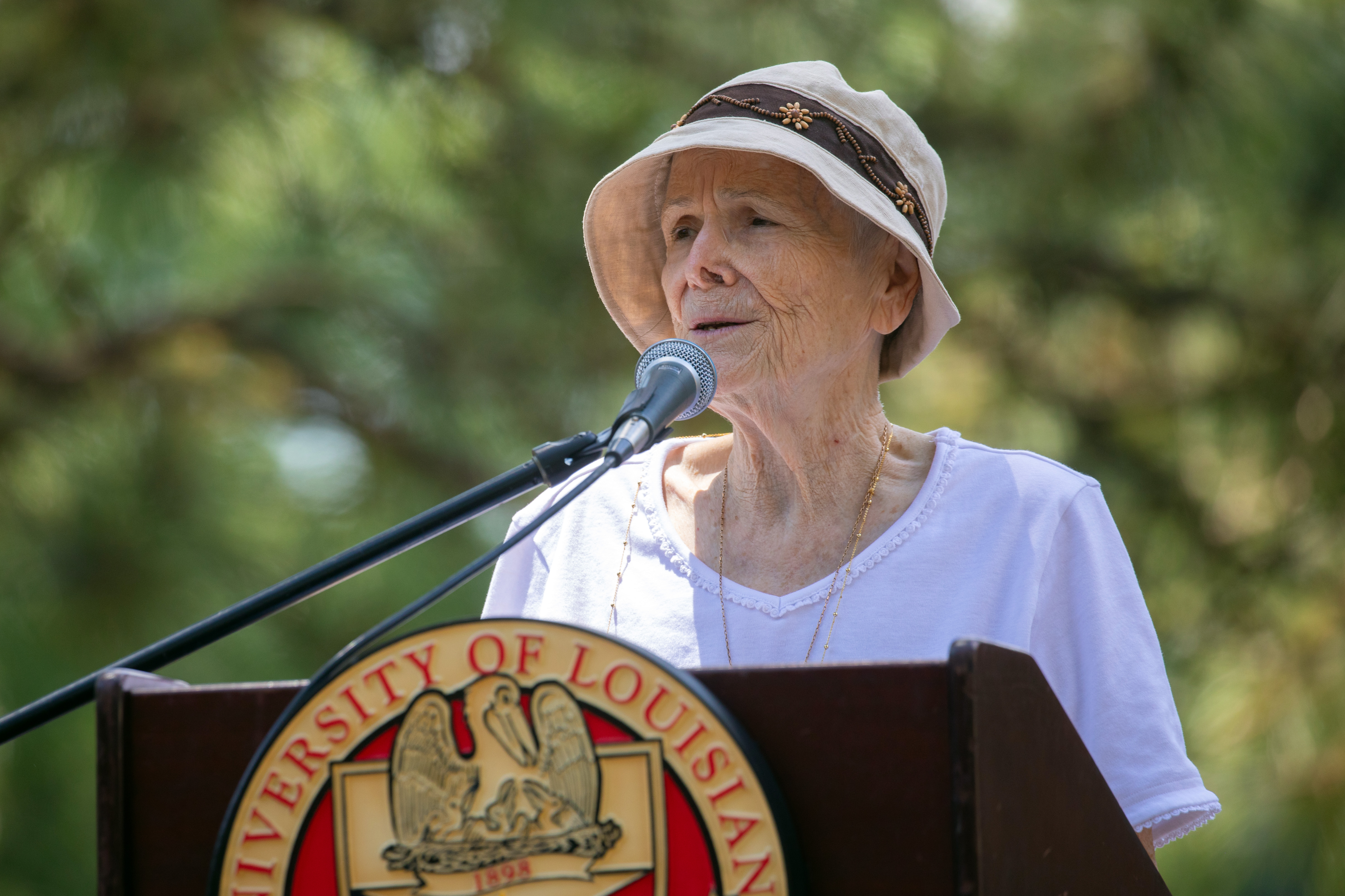 Dr. Sarah Brabant