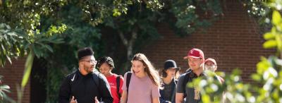 UL Lafayette students walking on campus