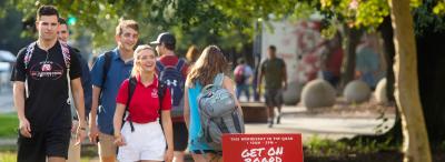 Students walking UL Lafayette's campus